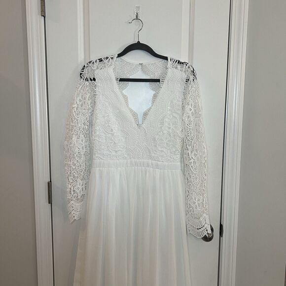 Elegant White Lace Maxi Dress - Picture 3 of 7